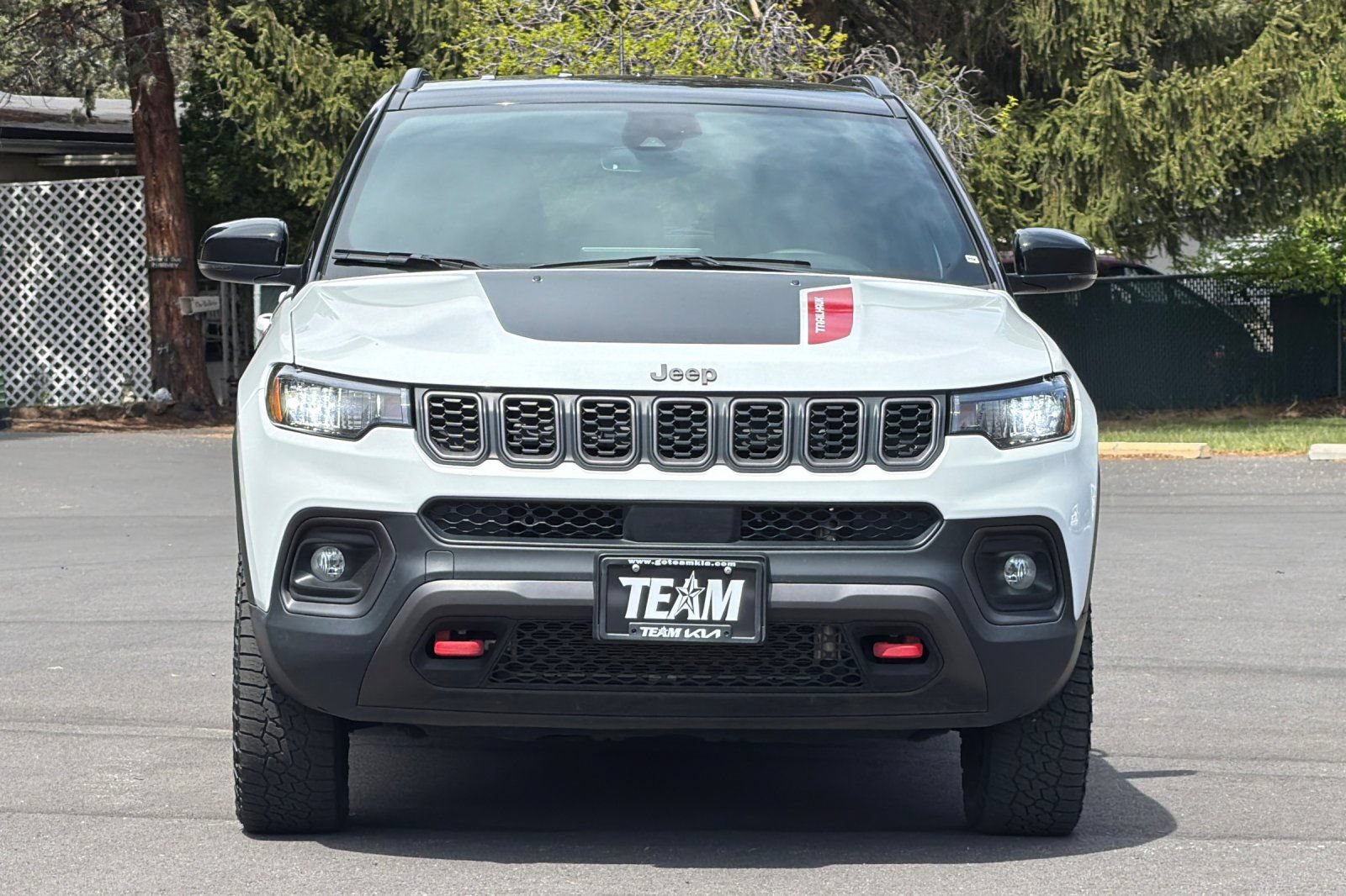 Used 2025 Jeep Compass Trailhawk AWD/4WD image 9