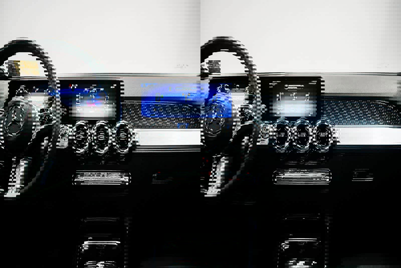 Used 2026 Mercedes-Benz GLB 250 image 13