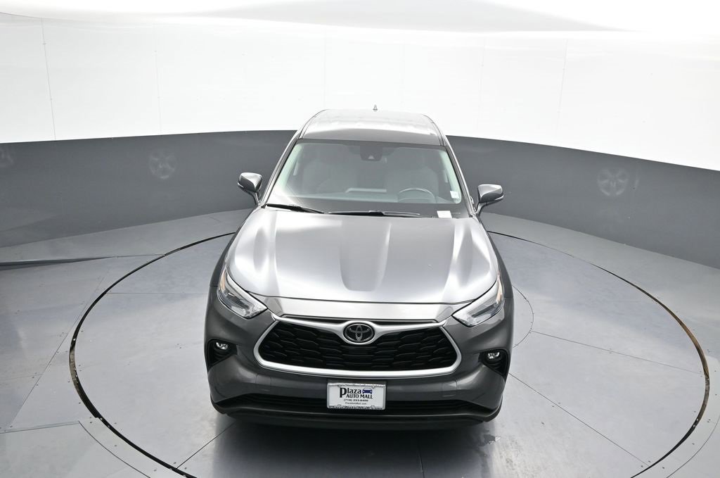Certified 2023 Toyota Highlander L image 36