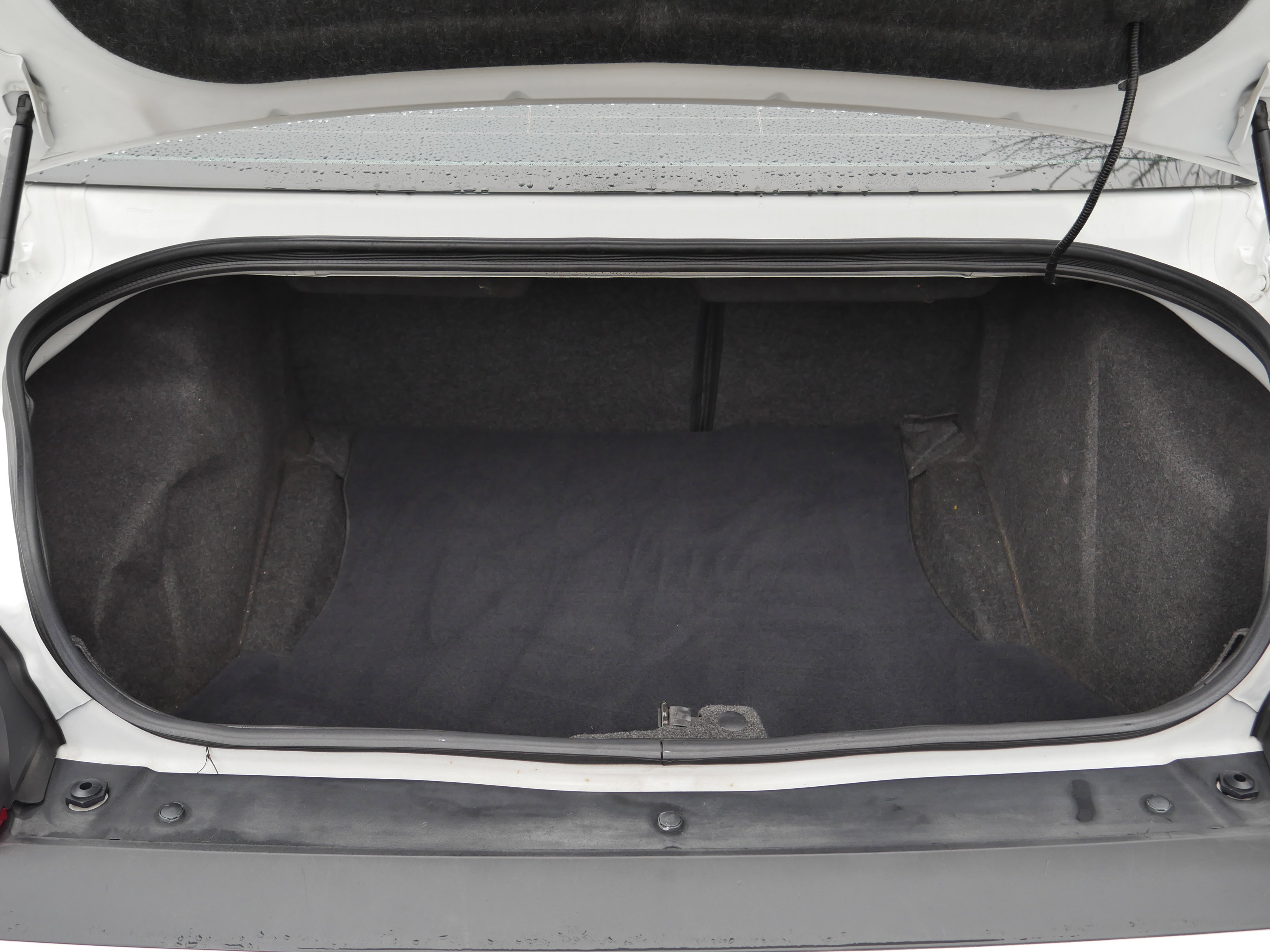 Used 2013 Dodge Challenger SXT image 16