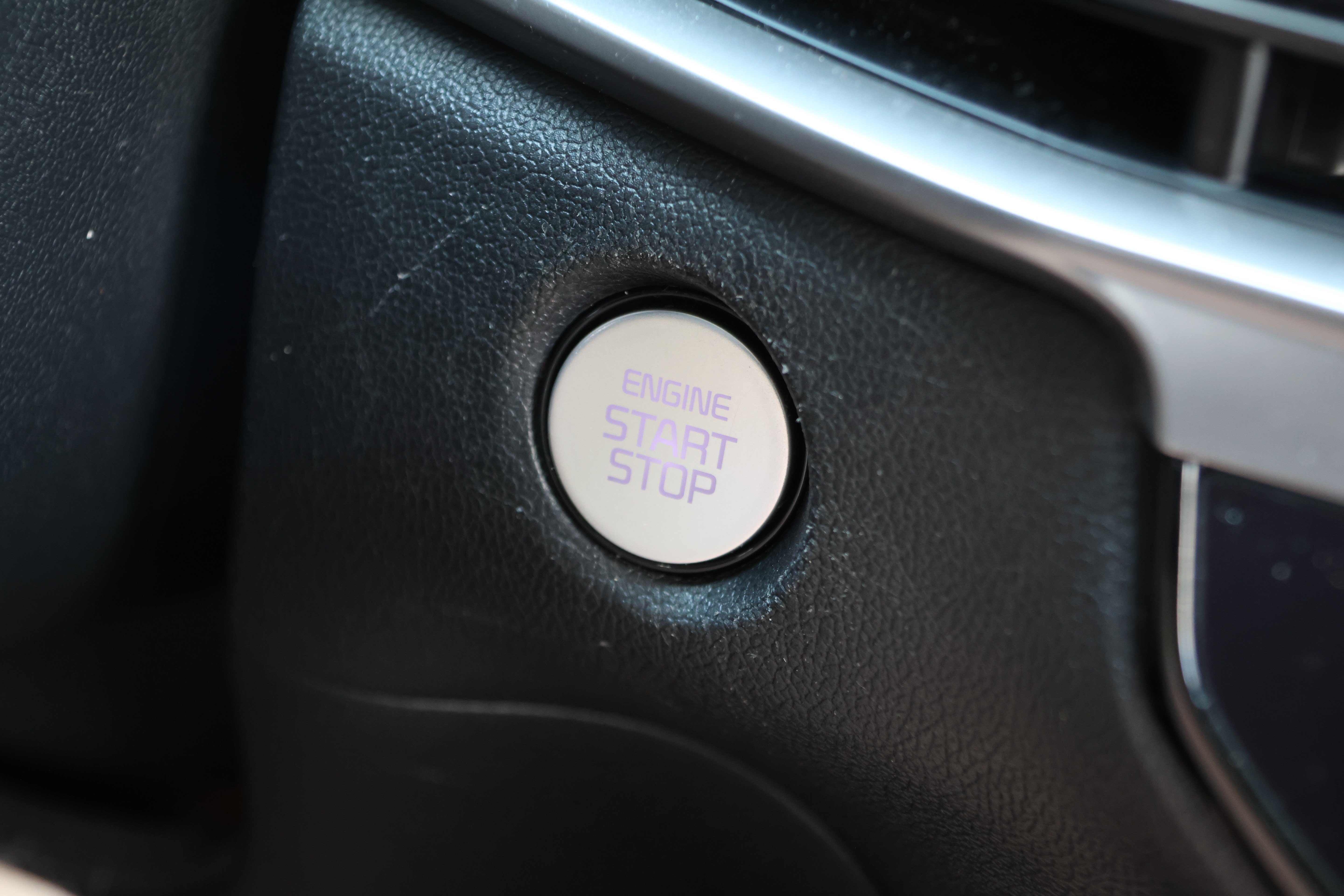 Used 2025 Kia Sorento S w/ Panoramic Sunroof Package FWD image 24