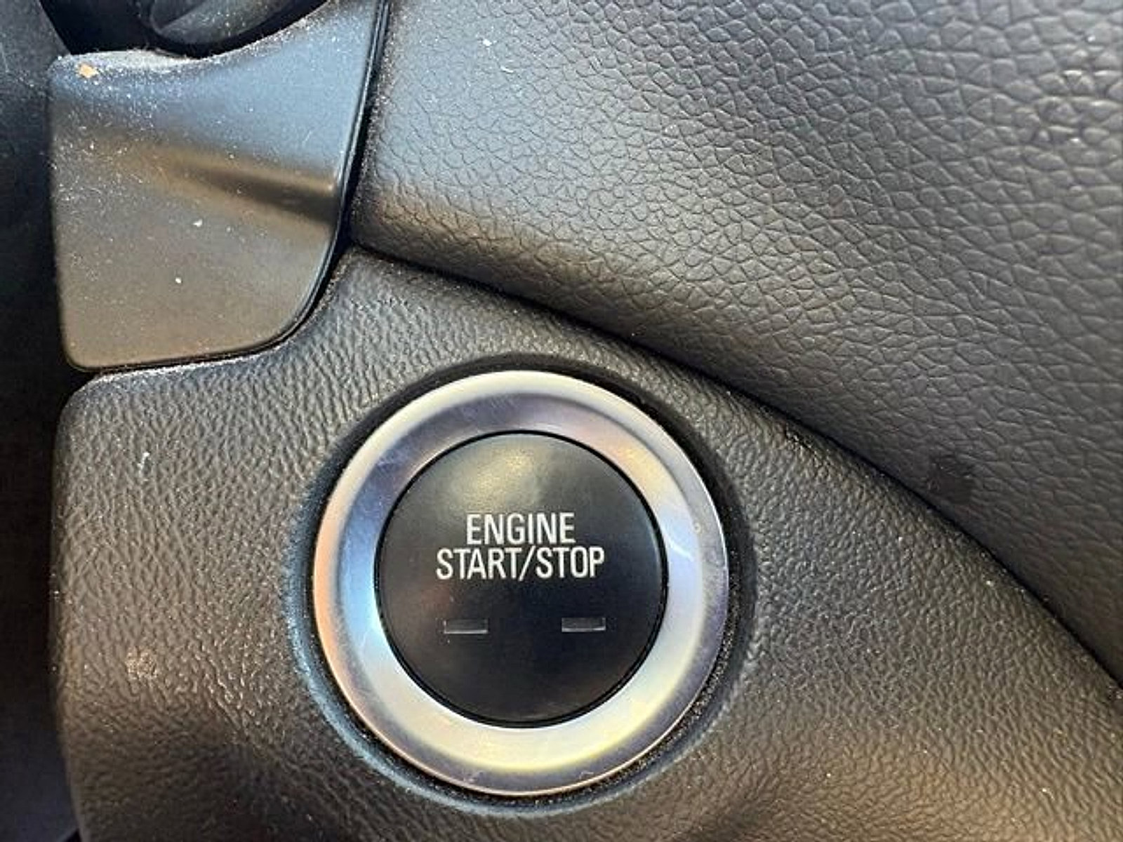 Used 2020 Chevrolet Equinox LT AWD/4WD image 12