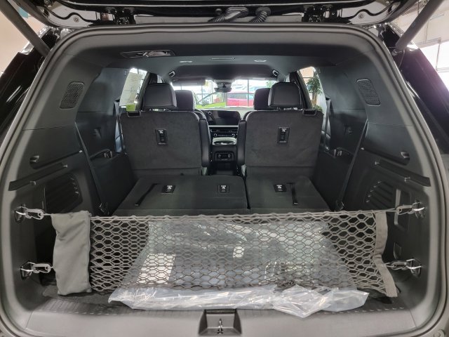 New 2026 Chevrolet Traverse LT w/ Sun and Wheel Package AWD/4WD image 33