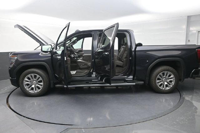 Used 2023 GMC Sierra 1500 Denali AWD/4WD image 32
