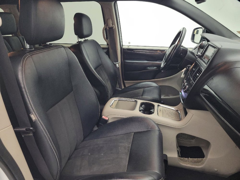 Used 2019 Dodge Grand Caravan SXT image 21