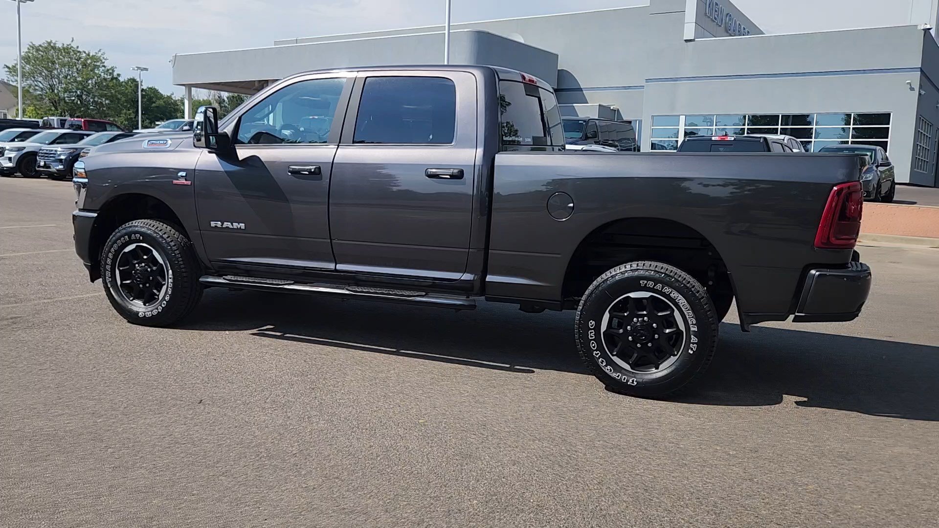 Used 2025 RAM 2500 Laramie AWD/4WD image 6