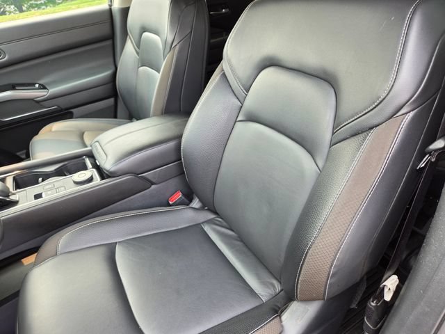Used 2024 Nissan Pathfinder SL AWD/4WD image 2