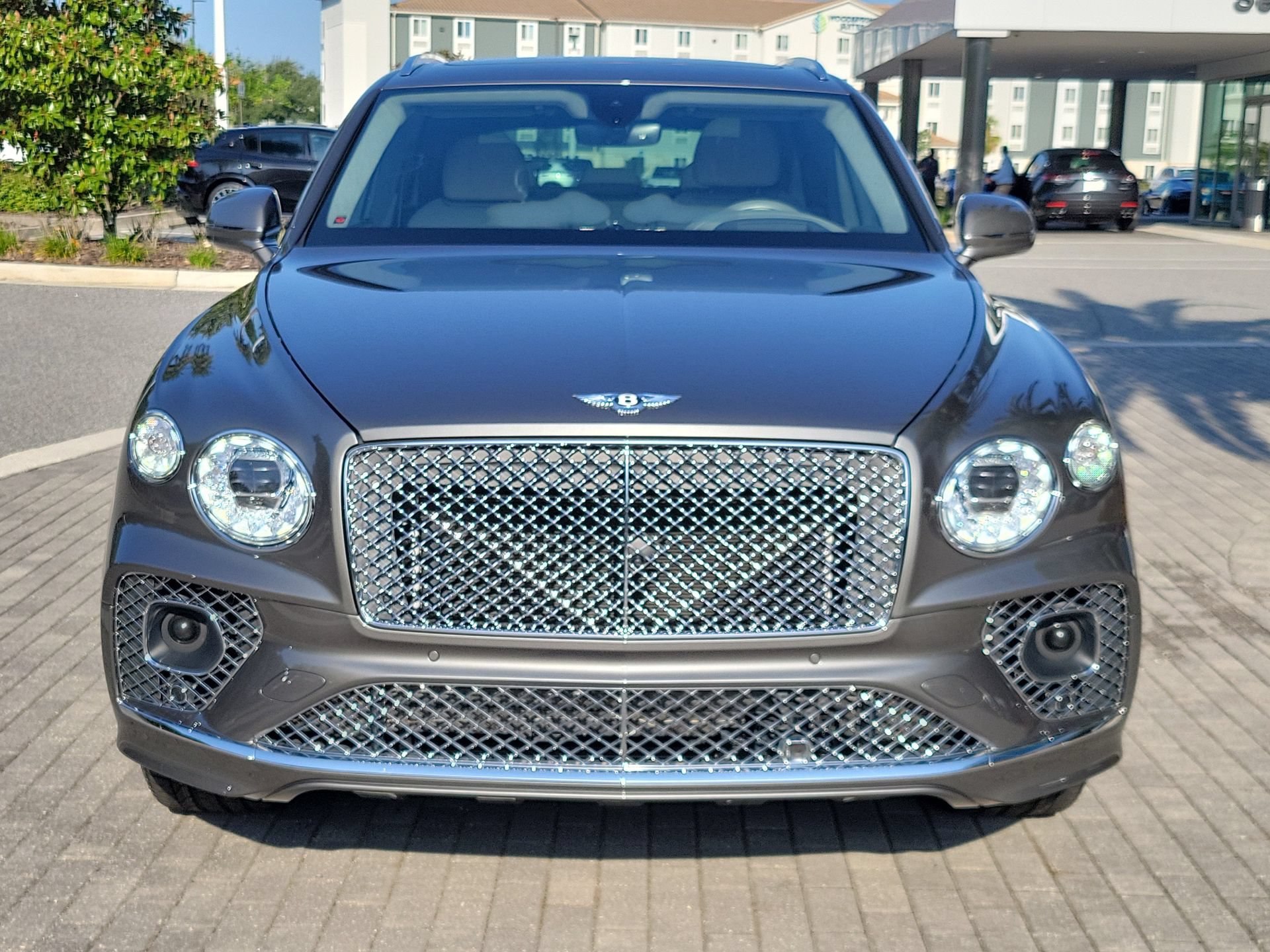 Certified 2023 Bentley Bentayga Plug-In Hybrid AWD/4WD image 11