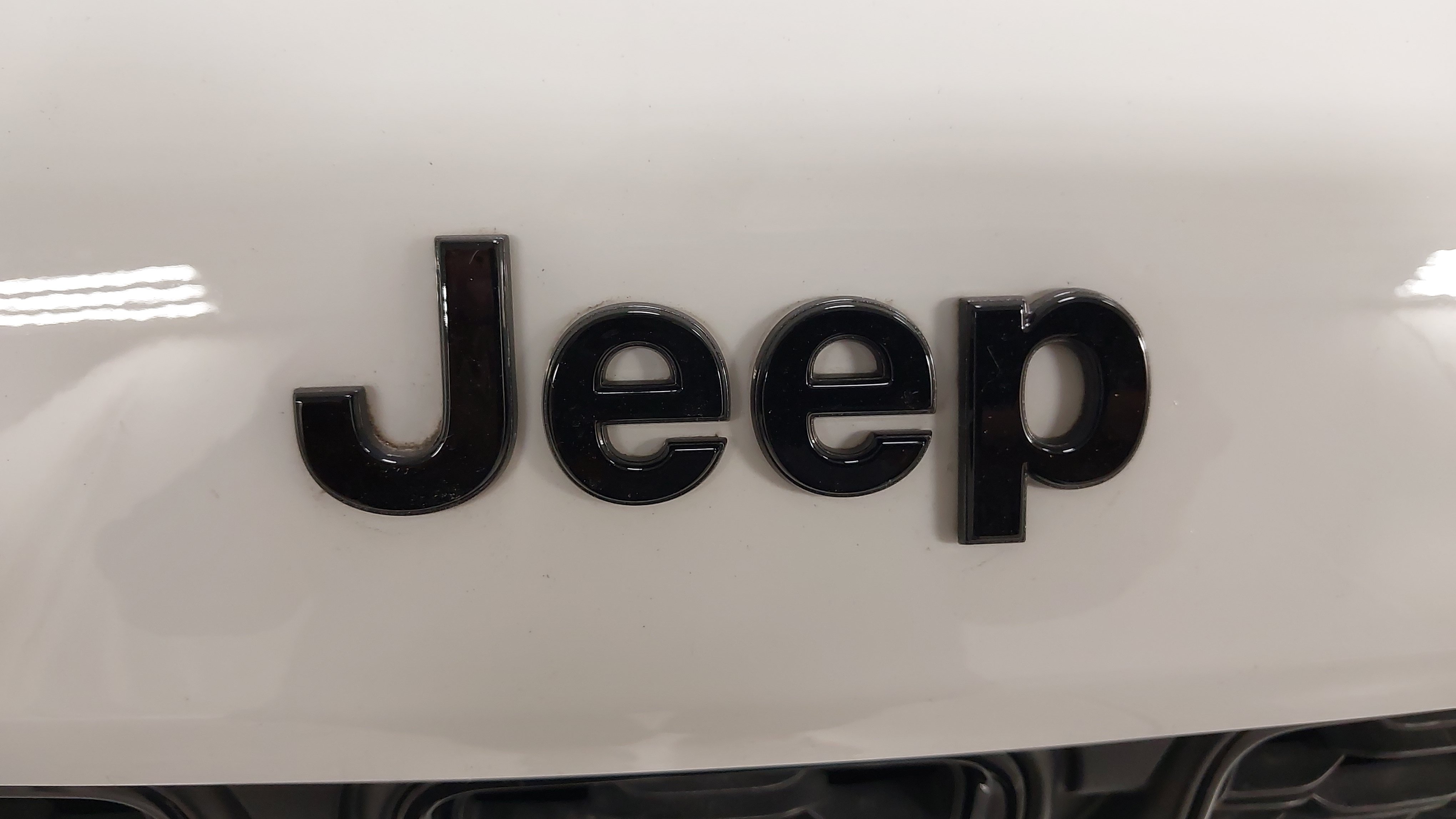 Used 2023 Jeep Grand Cherokee Altitude AWD/4WD image 31