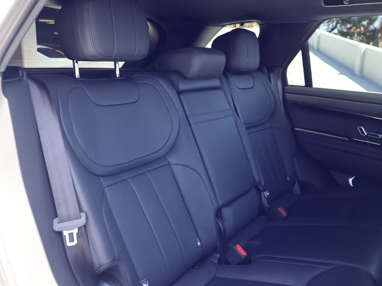 Used 2025 Land Rover Range Rover Sport Dynamic SE AWD/4WD image 23