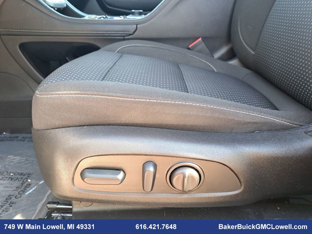 Used 2023 GMC Acadia SLE w/ Driver Convenience Package image 31