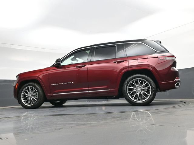 Used 2024 Jeep Grand Cherokee Summit AWD/4WD image 36