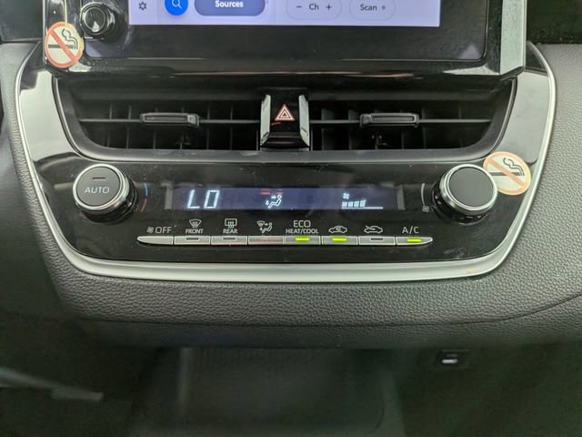 Used 2023 Toyota Corolla LE FWD image 18