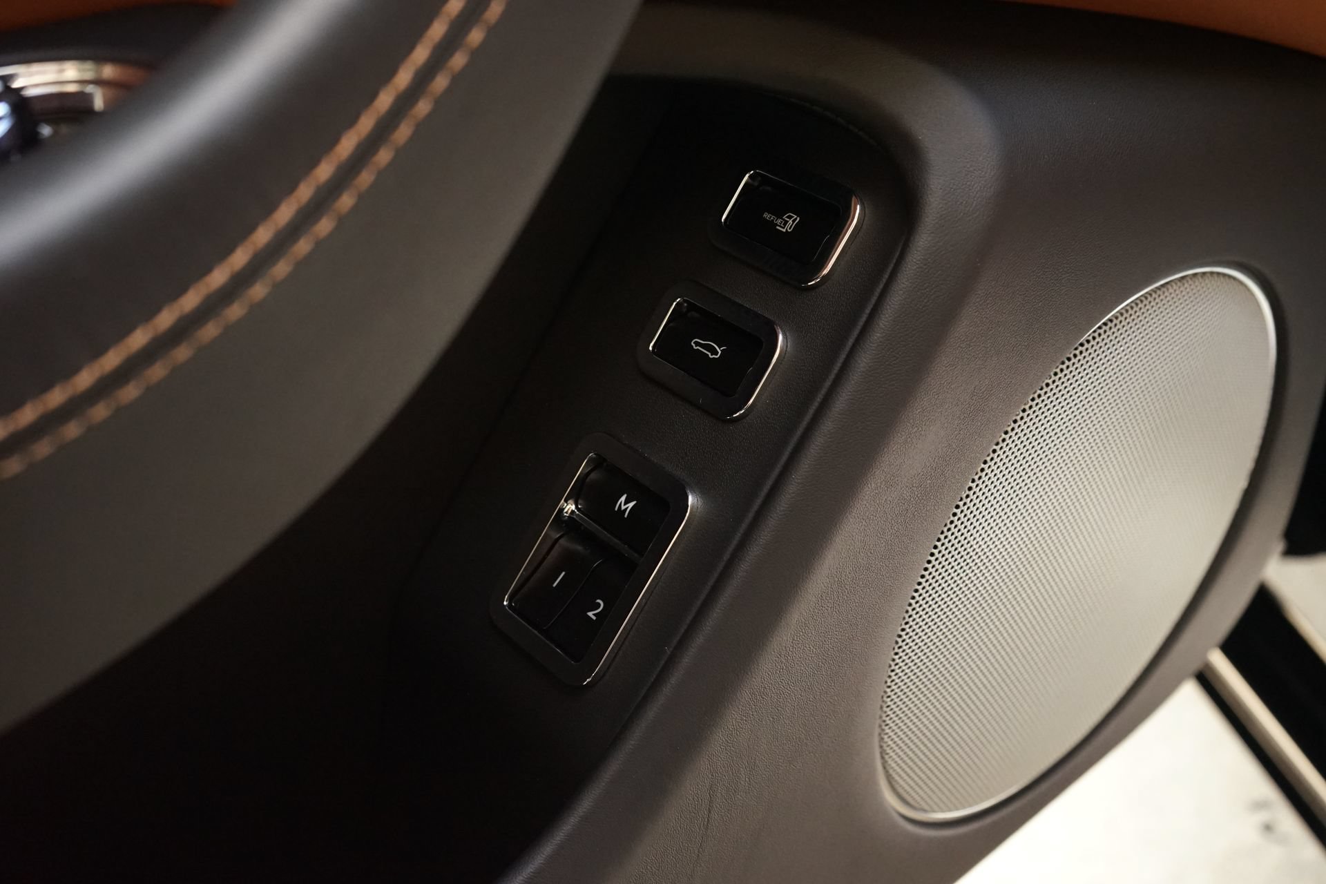 Used 2022 Bentley Flying Spur Plug-In Hybrid AWD/4WD image 29