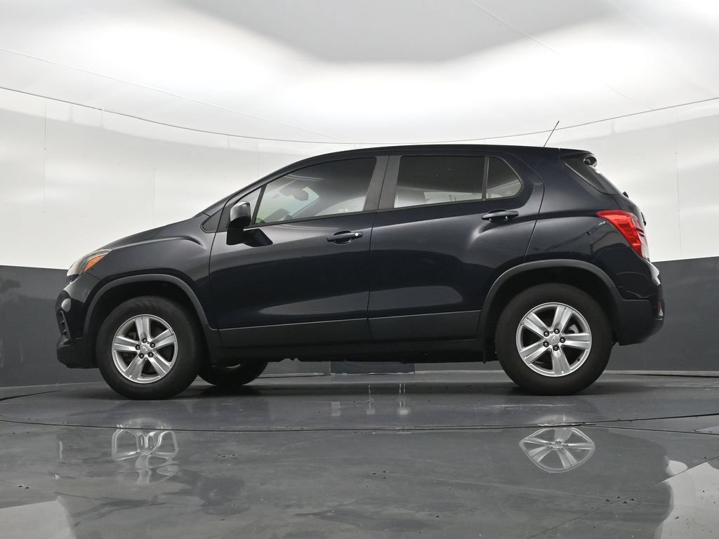 Used 2022 Chevrolet Trax LS AWD/4WD image 24