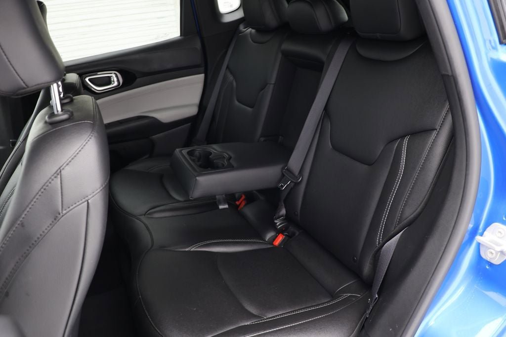 Used 2025 Jeep Compass Limited AWD/4WD image 11