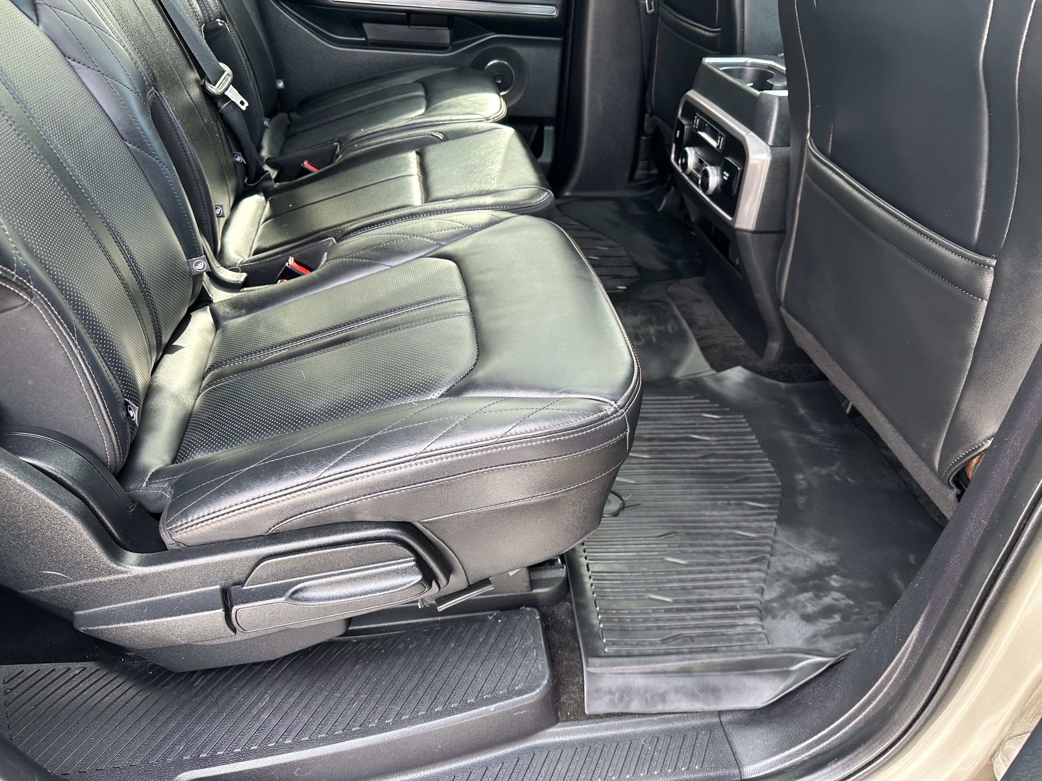 Used 2018 Ford Expedition Max Platinum AWD/4WD image 7