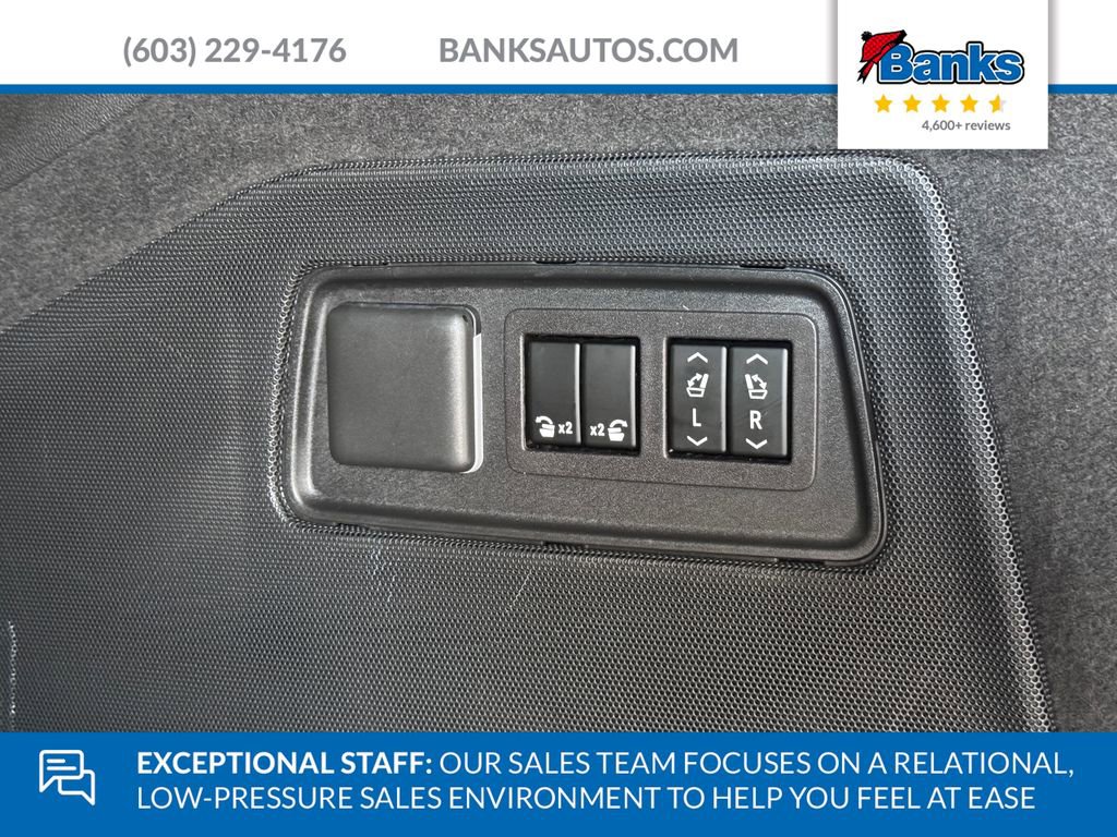 Certified 2023 Cadillac Escalade Premium Luxury AWD/4WD image 9