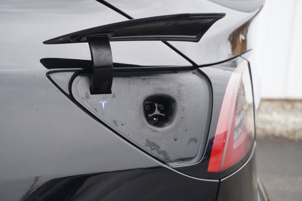 Used 2023 Tesla Model 3 Long Range image 10