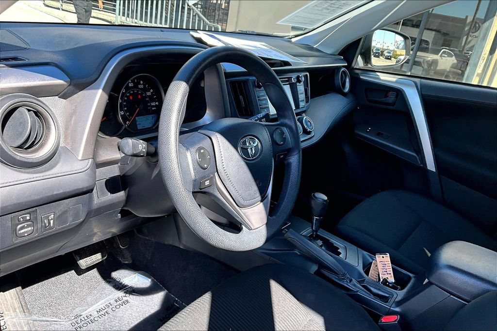 Used 2016 Toyota RAV4 LE FWD image 10