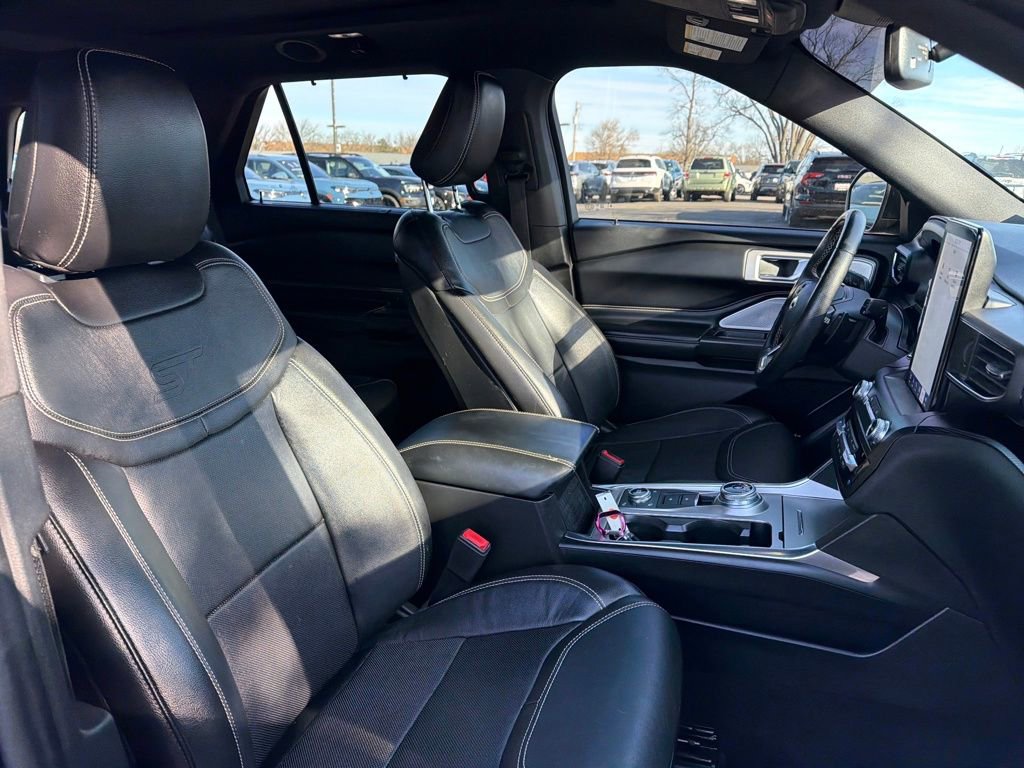 Used 2020 Ford Explorer ST w/ ST Street Pack image 28