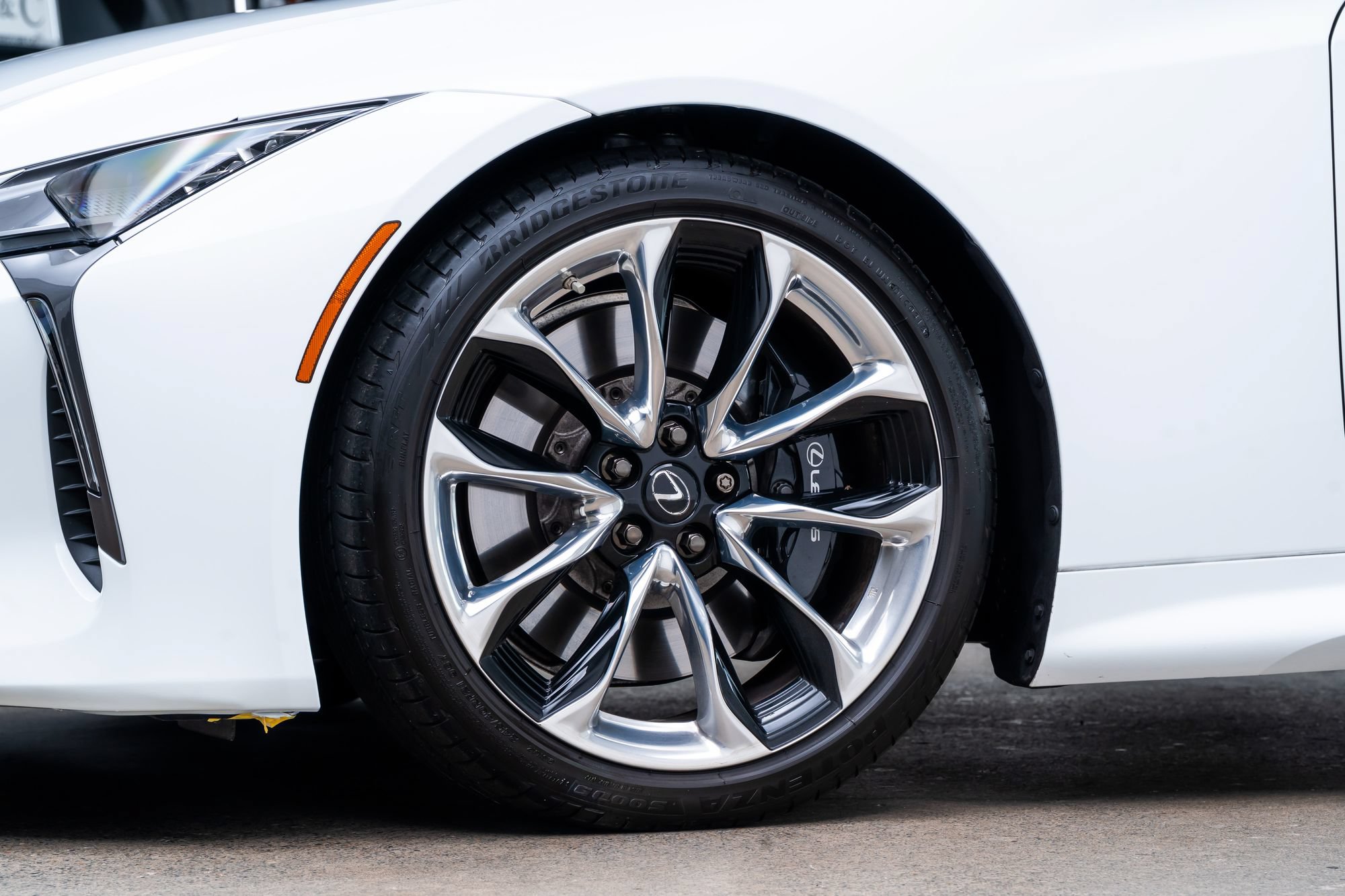 Used 2018 Lexus LC 500 Coupe w/ Touring Package RWD image 5