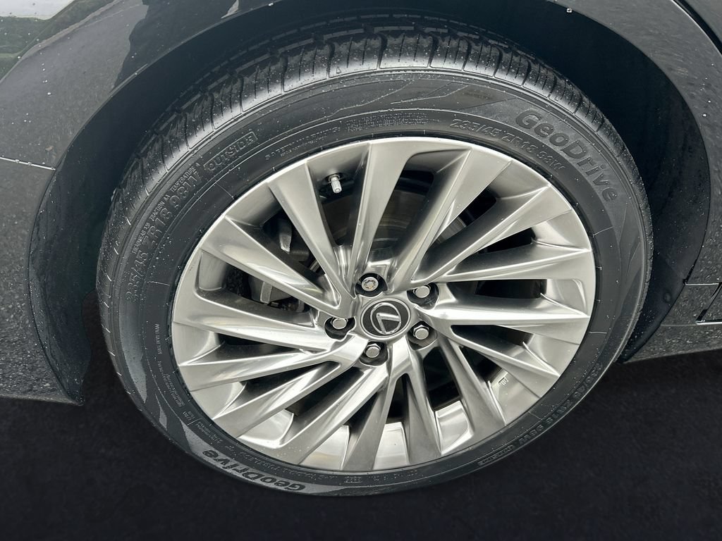 Used 2022 Lexus ES 300h Ultra Luxury w/ Accessory Package 2 FWD image 29