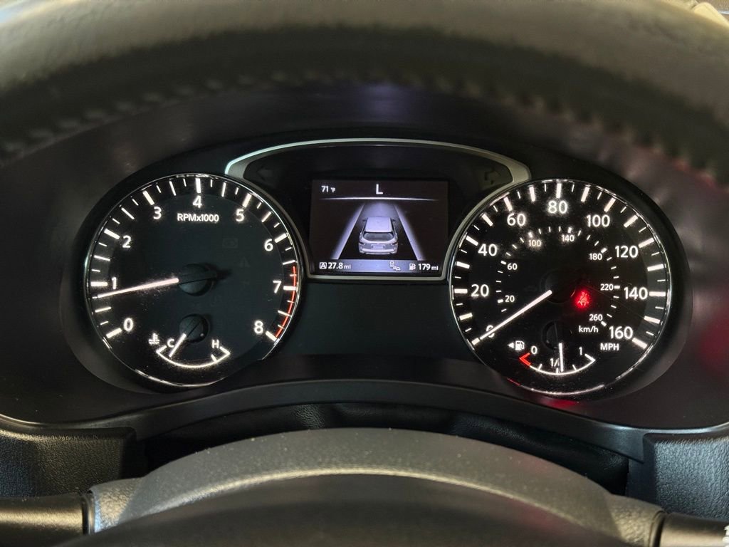Used 2017 Nissan Pathfinder SL FWD image 29