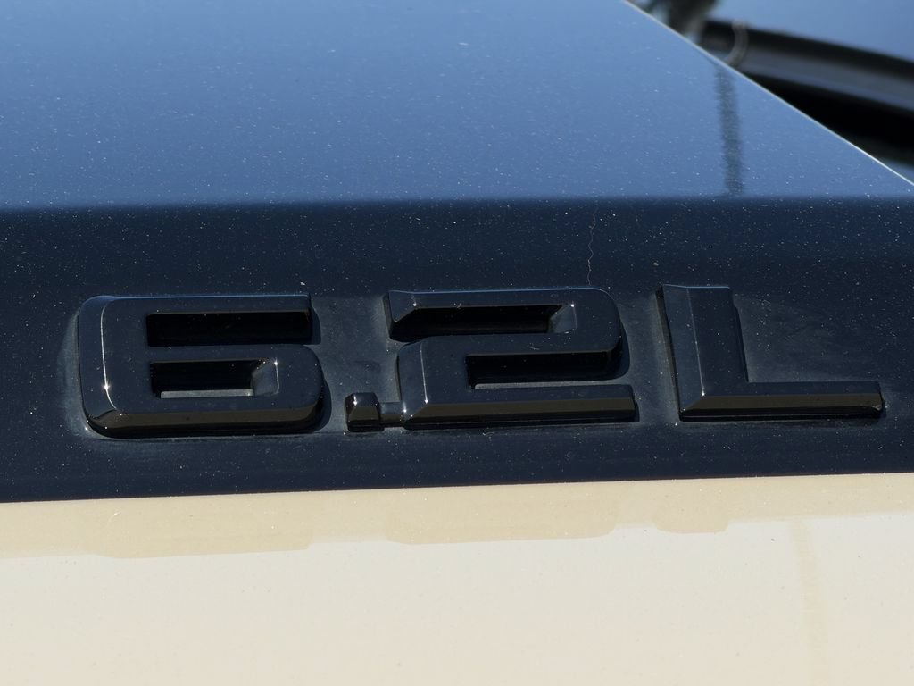 Used 2023 Chevrolet Silverado 1500 ZR2 w/ Technology Package AWD/4WD image 9
