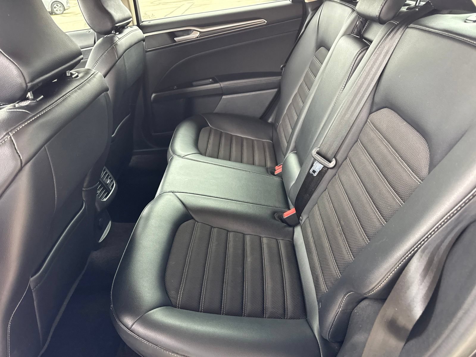 Certified 2017 Ford Fusion SE w/ Equipment Group 201A FWD image 34