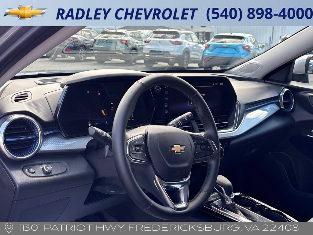 Used 2025 Chevrolet Trax LT w/ LT Convenience Package FWD image 6