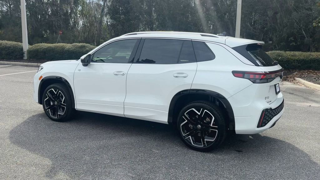 New 2026 Volkswagen Tiguan SEL R-Line image 6