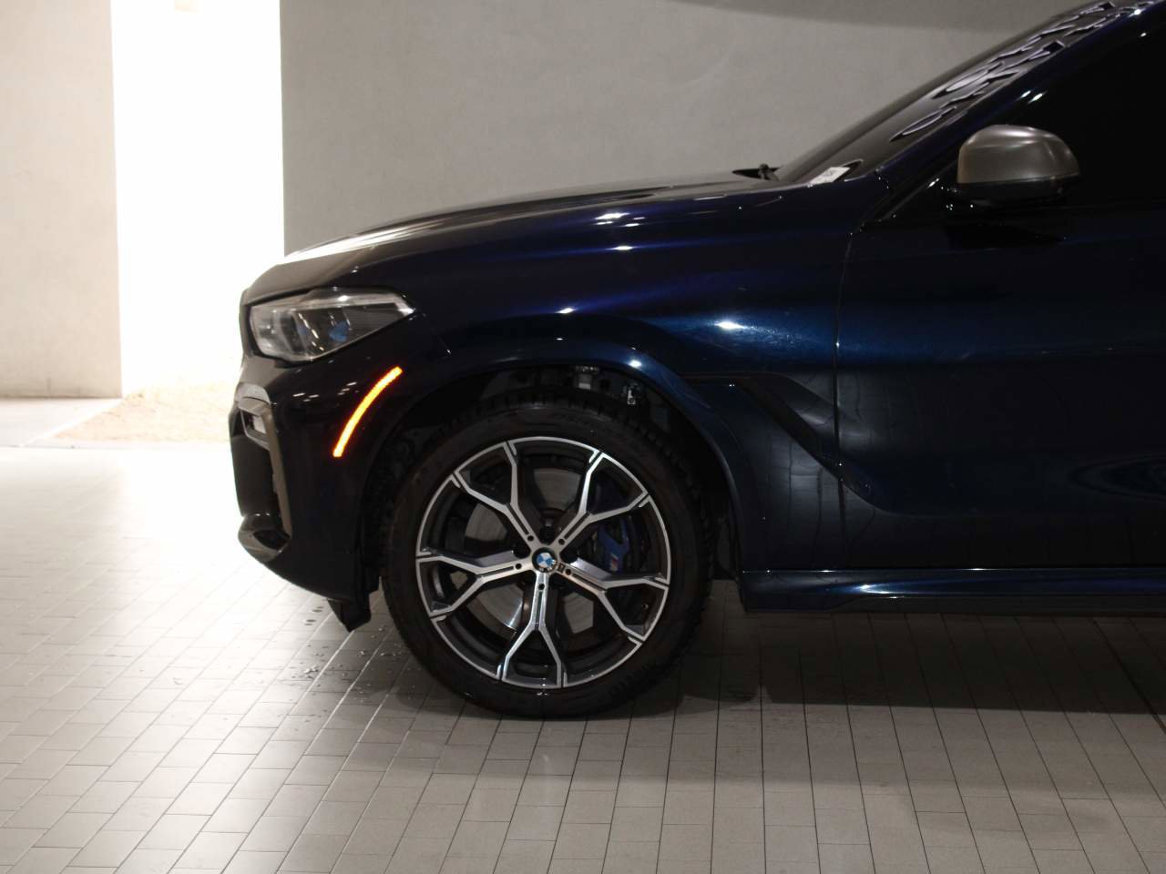 Used 2021 BMW X6 M50i w/ Executive Package image 4