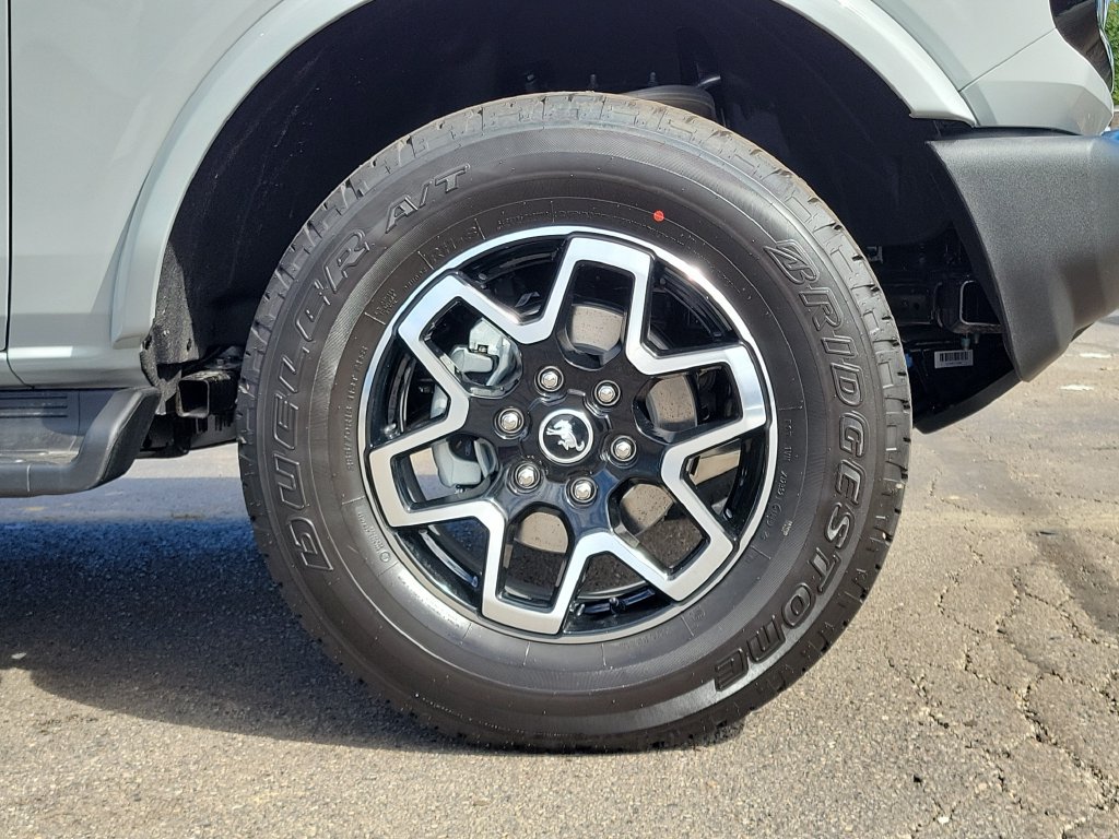 New 2026 Ford Bronco Outer Banks AWD/4WD image 9