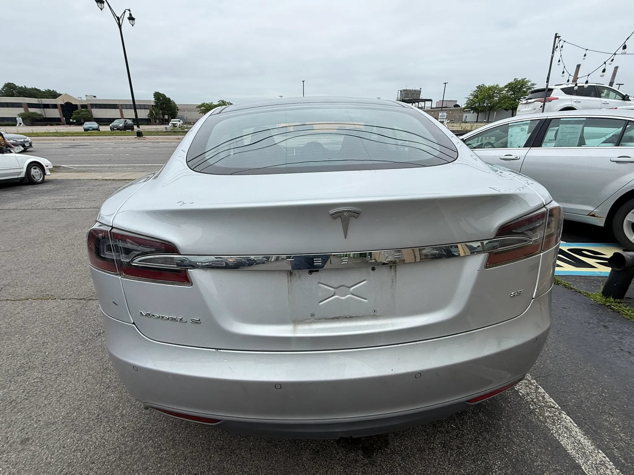 Used 2014 Tesla Model S 85 RWD image 9