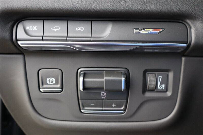 Used 2026 Cadillac Escalade V w/ LPO, ONYX Package image 19
