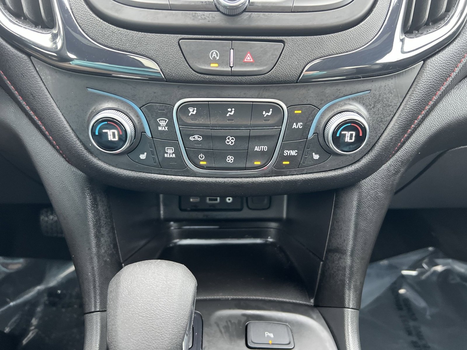 Used 2024 Chevrolet Equinox RS w/ RS Leather Package image 20