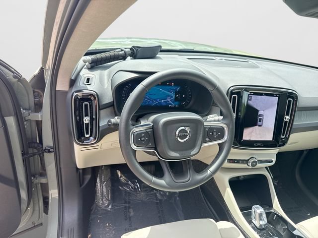 Certified 2025 Volvo XC40 B5 Ultra AWD/4WD image 14
