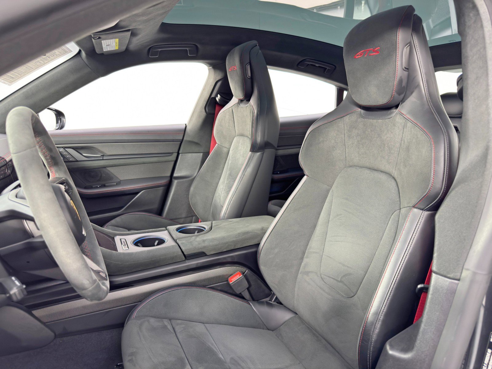 Used 2023 Porsche Taycan GTS image 41