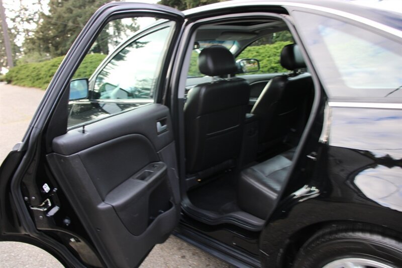 Used 2005 Ford Five Hundred Limited AWD/4WD image 15