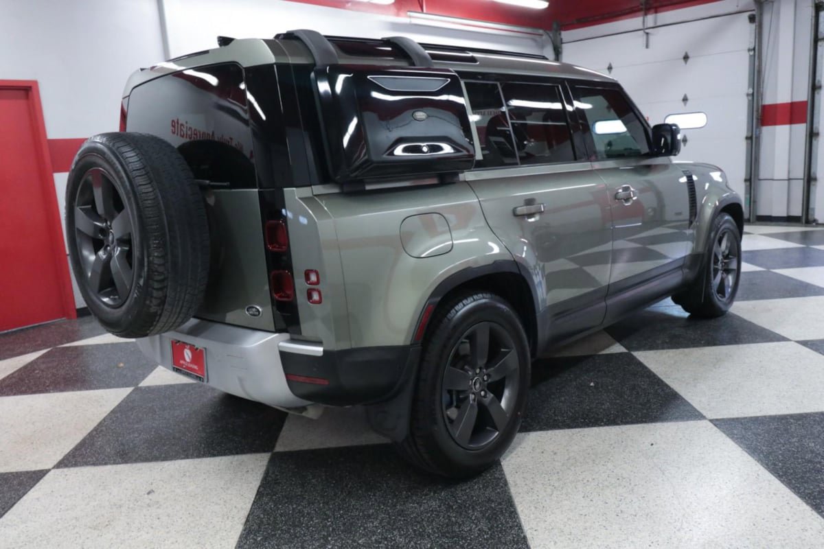Used 2020 Land Rover Defender 110 SE image 7