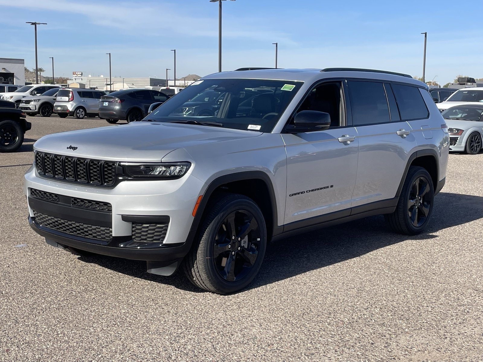 New 2025 Jeep Grand Cherokee L Altitude AWD/4WD image 2