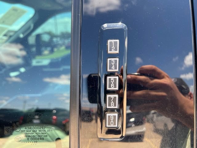 Used 2022 Ford F250 Limited AWD/4WD image 9