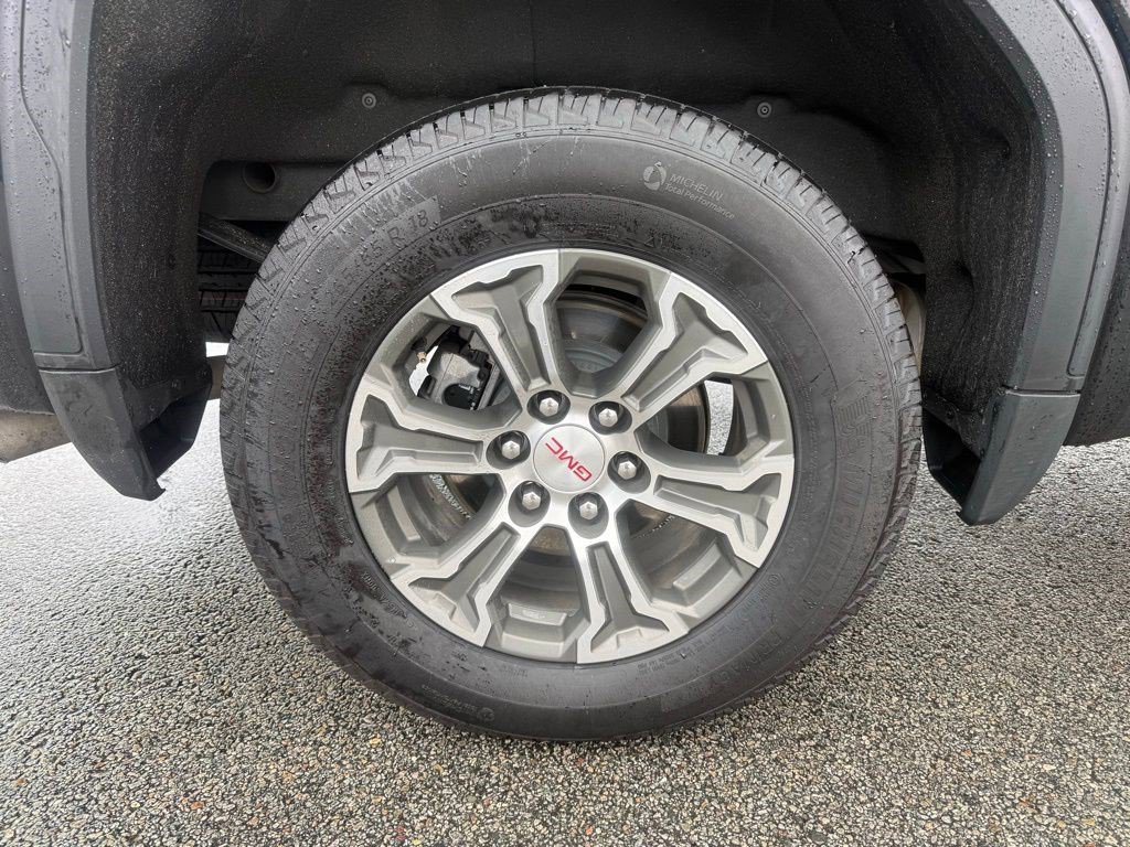 Certified 2025 GMC Sierra 1500 SLT image 10