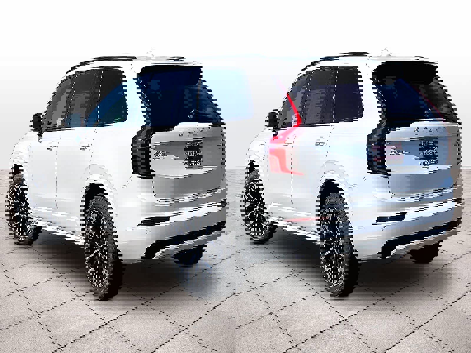 New 2026 Volvo XC90 T8 Ultra w/ Lounge Package image 3