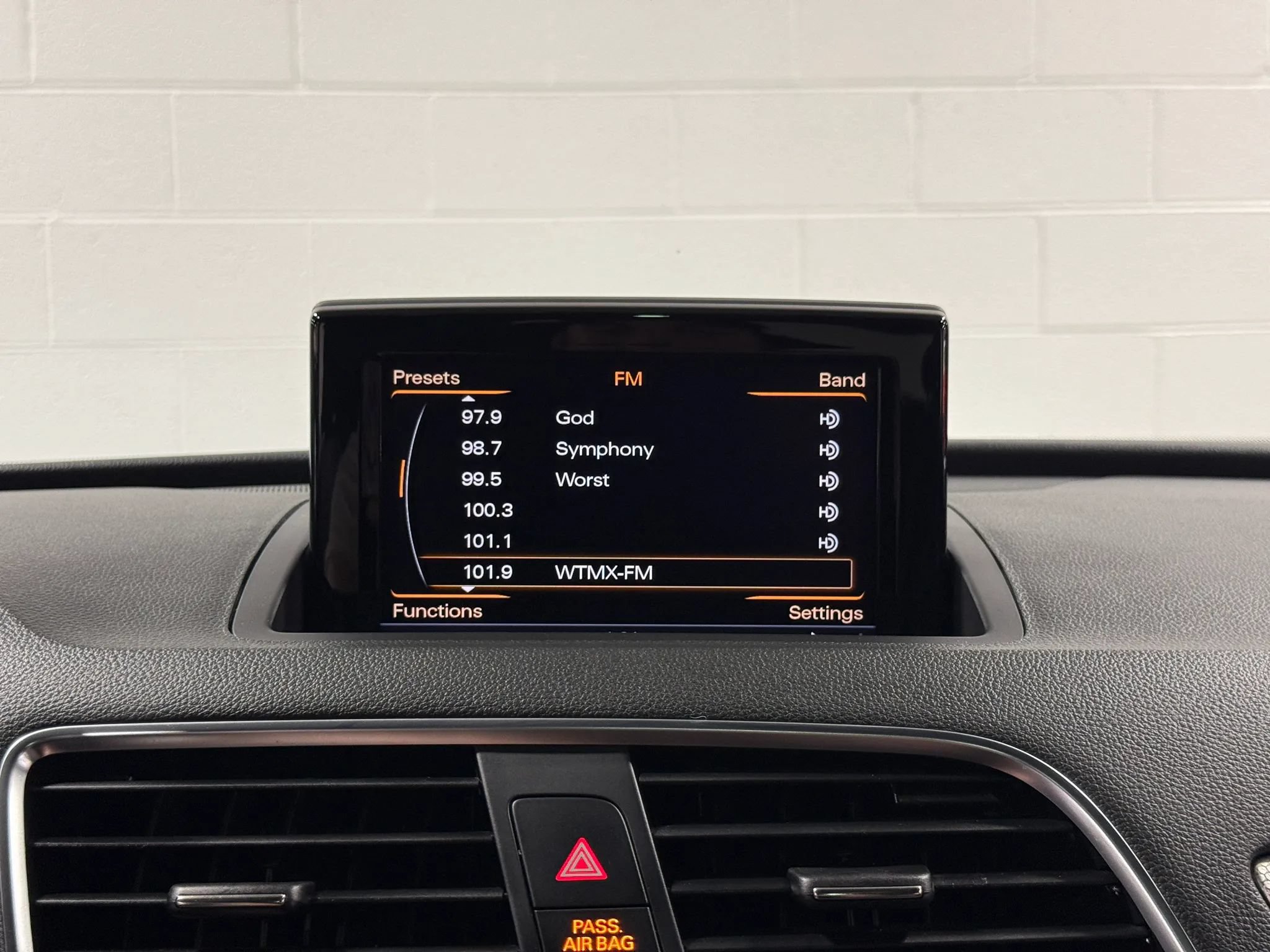 Used 2017 Audi Q3 2.0T Prestige w/ Prestige Package AWD/4WD image 33