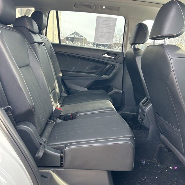 Used 2022 Volkswagen Tiguan SE w/ Panoramic Sunroof Package image 8
