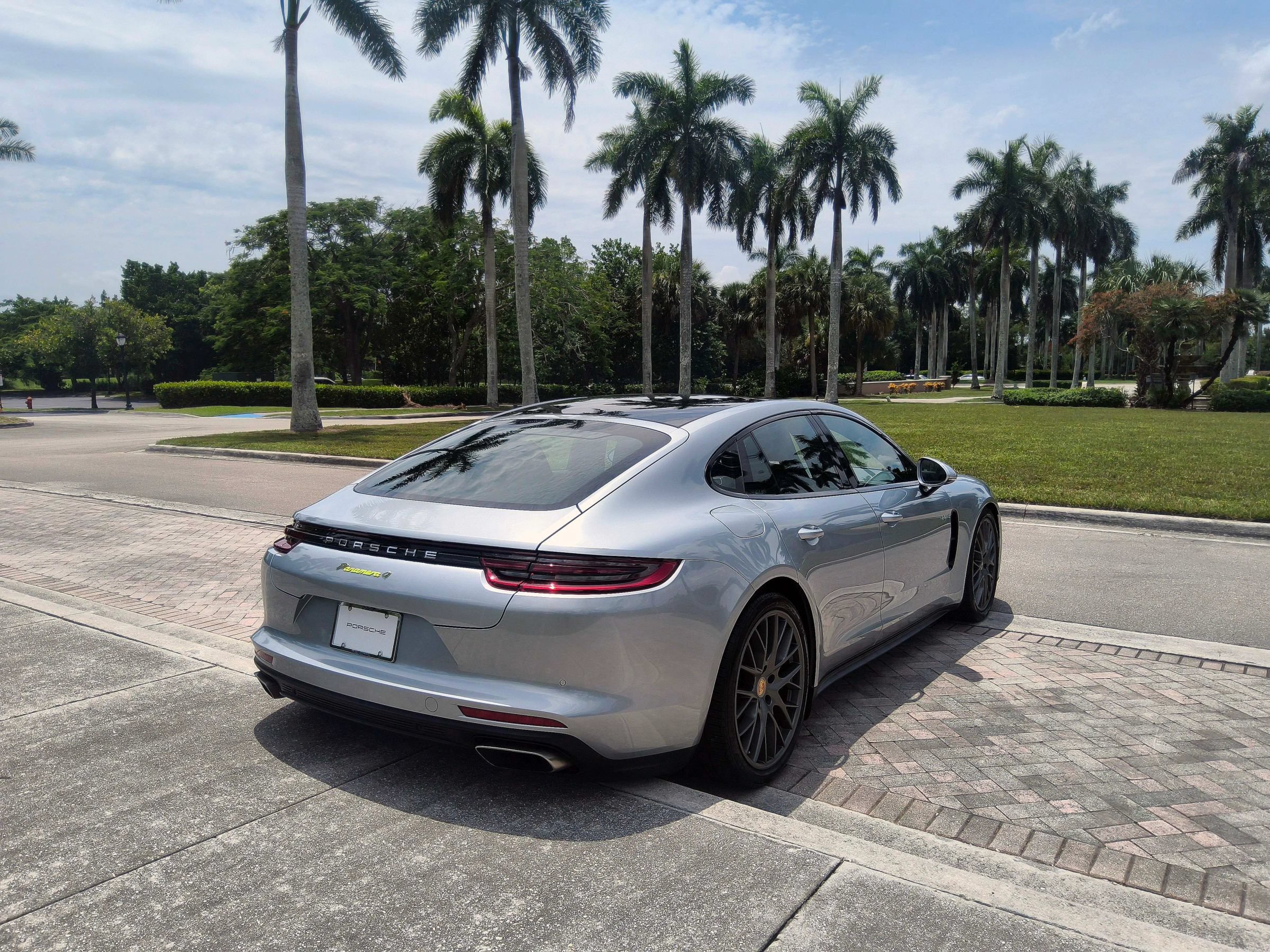Used 2018 Porsche Panamera 4 AWD/4WD image 21