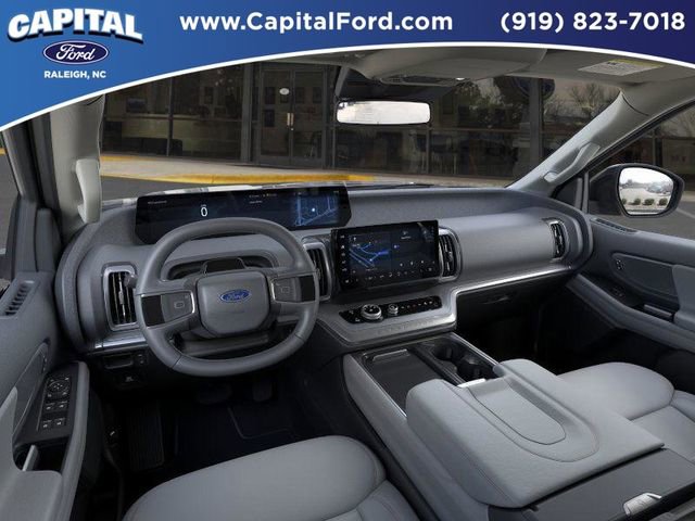 New 2025 Ford Expedition Active image 9