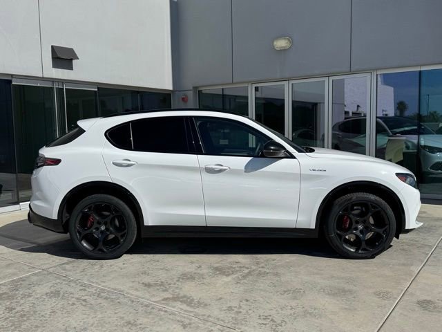 New 2026 Alfa Romeo Stelvio Sprint w/ Convenience Package image 8